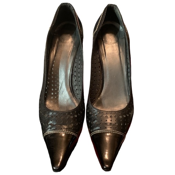 Stuart Weitzman Shoes - Stuart Weitzman Perforated Black Leather Pointed Toe Heel Shoe Womens Sz 8 Y2K
